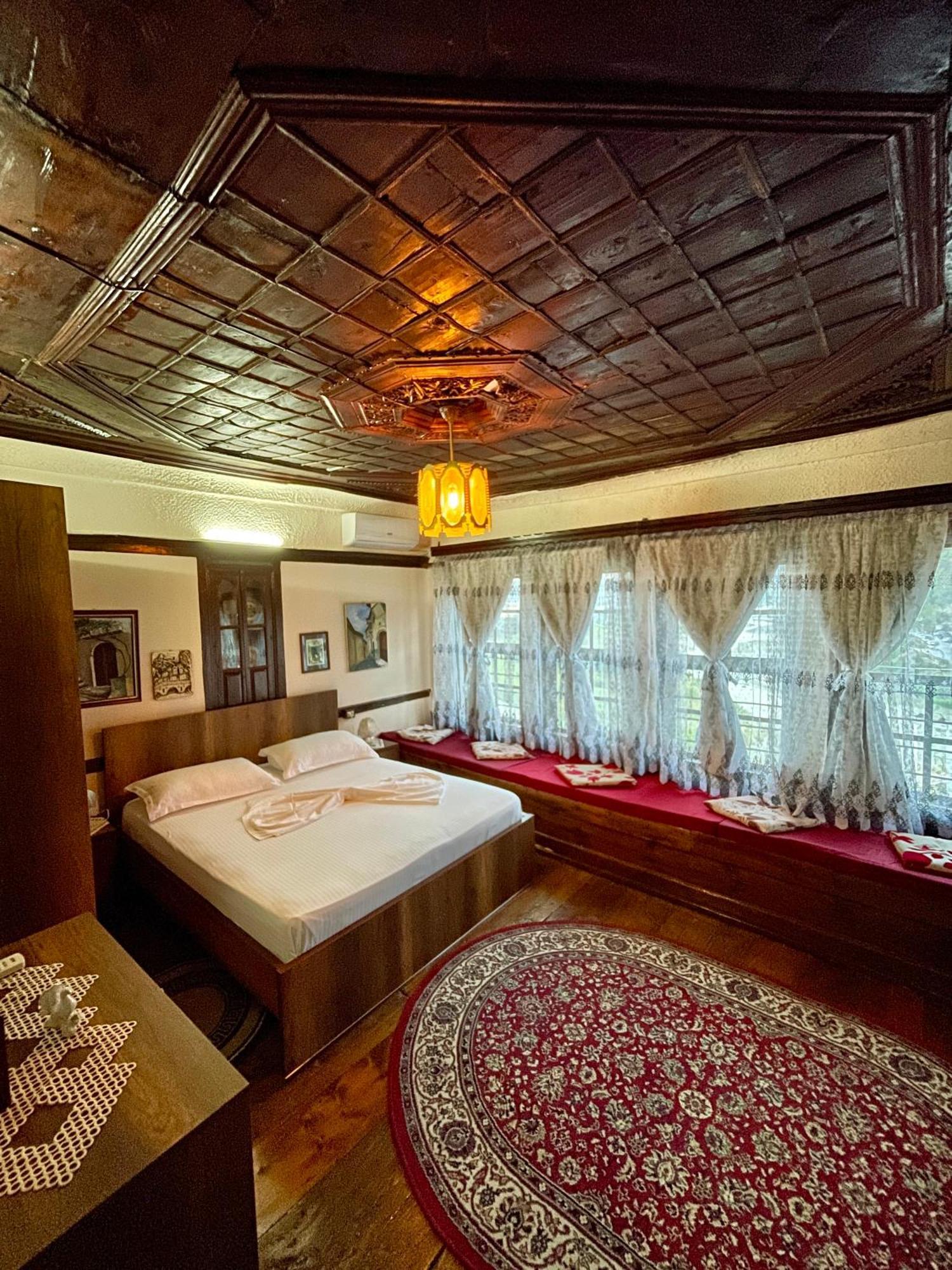 Restaurant & Guest House Semani Берат Экстерьер фото