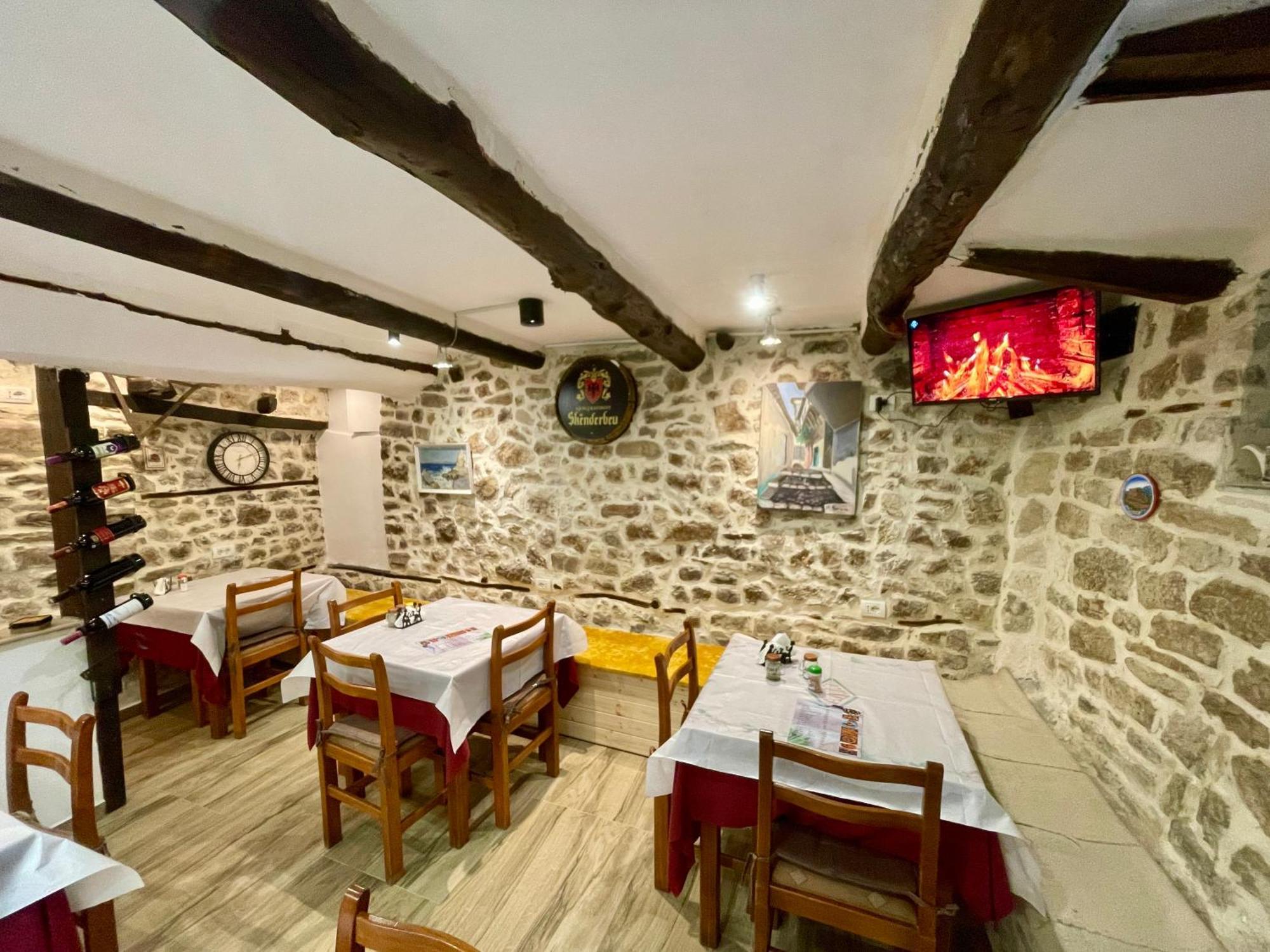 Restaurant & Guest House Semani Берат Экстерьер фото